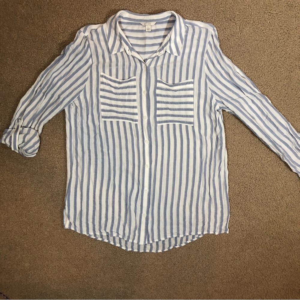 Maurice’s Button Down Shirt Large